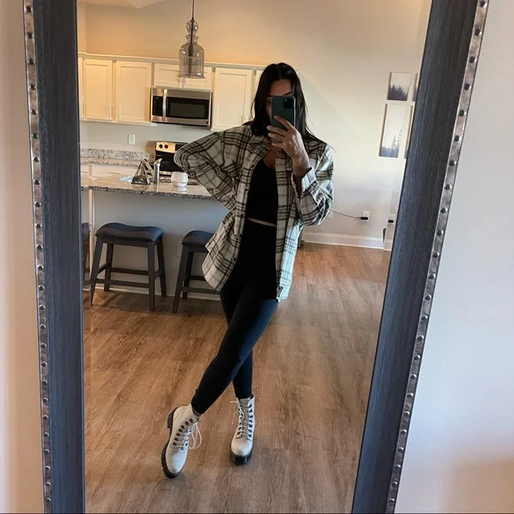 Oatmeal Blush Plaid Shacket - Picture 3 of 9